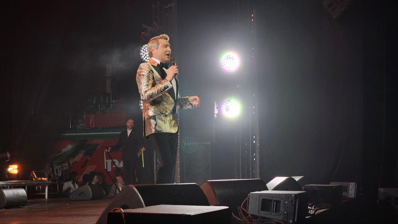 Фото «Ну-ка, все вместе!» с Басковым и Лазаревым: звезды проводят концерт в Новосибирске. ОНЛАЙН 5